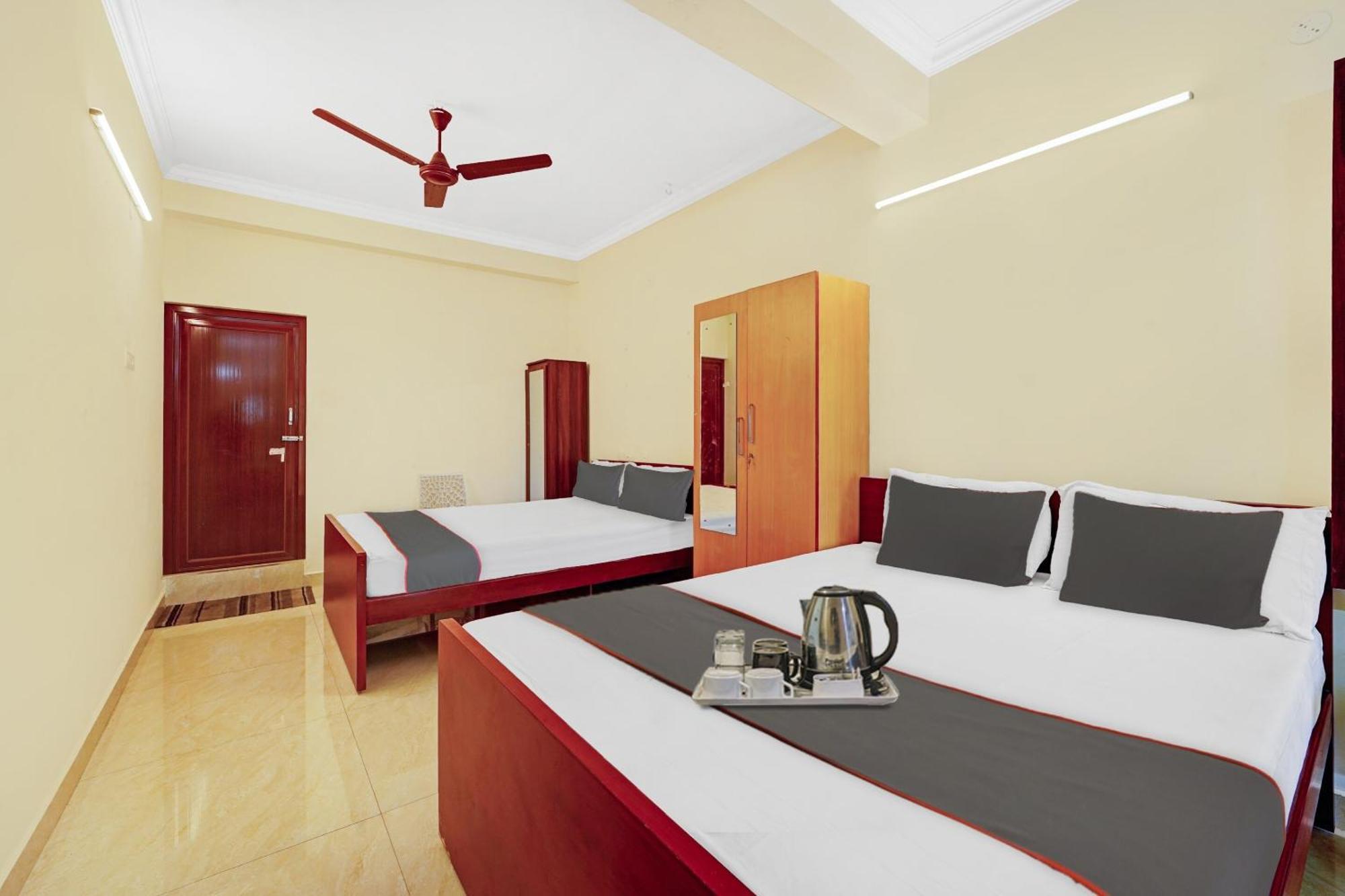Collection O Arn Near International Airport